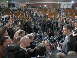 Rus Oligark Parlamento Seçimlerinden Çekildi, Yeni Parti Kuruyor