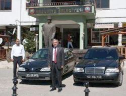 Belediye Başkanı Gül, Makam Aracını Satışı Çıkardı