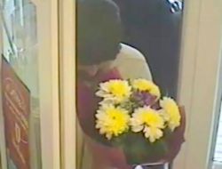 Kuyumcuya Çiçekli Soygun Güvenlik Kamerasında