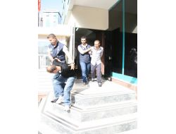 Anlaştıkları Eşcinsel Hemşehrileri Çıkınca Bıçaklamışlar