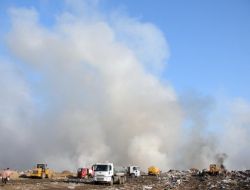 Manisa'da Çöplük Patladı, Yangın Çıktı