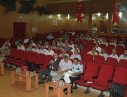 Polisten Servis Sürücülerine: Taşıdığınız Öğrenciyi Kendi Çocuğunuz Gibi Görün