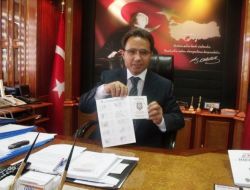 Karaman İl Emniyet Müdürlüğü Sloganlı Etiket Ve Ruhsat Kapları Dağıttı