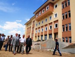 Karaloğlu, Okulda İncelemelerde Bulundu