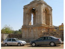 Üç Anıt Mezarın Turizme Kazandırılması Bekleniyor