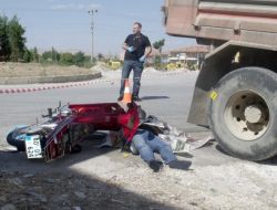 Kamyonun Çarptığı Motosiklet Sürücü