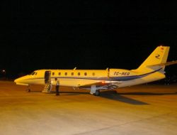 Kocaeli Cengiz Topel Havaalanı Sivil Uçuşa Açıldı, İlk Bakan İndi