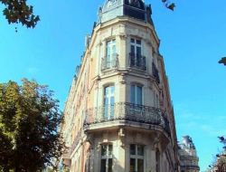 Cem Uzan, Paris'te Kaldığı Otele Farklı İsimle Giriş Yapmış!