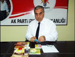 Ak Parti İzmir'de 20 Bin Öğrenciye Kırtasiye Malzemesi Dağıtıyor