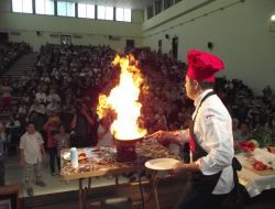 Edremitli Kadınlar, Hünerlerini Oktay Usta'nın Önünde Sergiledi