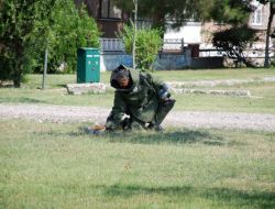 Jandarma Komutanlığı Yanındaki Şüpheli Paketten Alarm Sistemi Çıktı