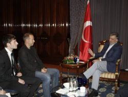 Cumhurbaşkanı Gül, Serbest Bırakılmalarını Sağladığı Alman Gazetecilerle Görüştü