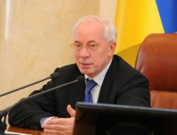 Ukrayna Başbakanı Azarov, Üniversite Öğrencileriyle Bir Araya Geldi