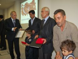 Şehit Varisleri İle Gazilere Devlet Övünç Madalyası Verildi