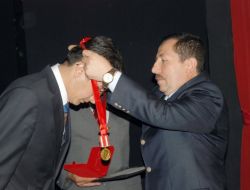 Vali İrfanlıoğlu: Kendi Göbeğimizi Kendimizin Kesmesi Gerekiyor