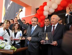 Milli Eğitim Bakanı Dinçer İlk Ders Zilini Çaldı