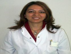Uzmanından Uyarı: Dişlerinizi Çamaşır Suyu İle Beyazlatmaya Çalışmayın