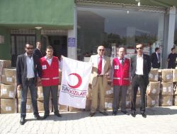 Kızılay'dan Öğrencilere Giysi Yardımı