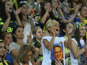 Kadın Taraftarlar Dünya Basınında