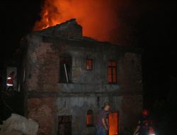 Zonguldak'ta Tarihi Bina Alevlere Teslim Oldu