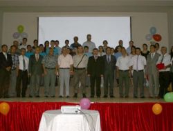 Bayındır'da Başarılı Öğrencilere Altın Ve Dizüstü Bilgisayar Verildi