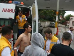 Bıçaklı Kavgada 1'i Öğrenci 3 Kişi Yaralandı