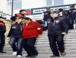 Cinayeti Emekli Başkomiserin Eşi Planladı, Polis Memuru Tetiği Çekti