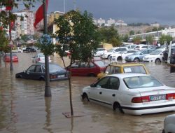 Sel Felaketinin Yaraları Sarılmaya Çalışılıyor