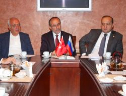 Kapusuz: Putin’in Partisi Duma Seçimlerinde Yüzde 55-60 Oy Alır