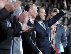 Rusya’da Düğüm Çözüldü: Medvedev, Putin’in Başkan Olmasını Önerdi