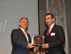 Baü Öğretim Üyesi 'Fabed Eser Tümen' Üstün Başarı Ödülü Aldı