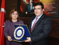 Zirve, Bakan Şahin’e Aile Kurumuna Yönelik Projelerini Sundu