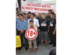 Bira Festivalini Protesto Etmek İçin, Ayran Dağıttılar