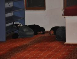 Evsizler Camileri Mesken Tutuyor