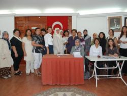 Ak Parti Finike Kadın Kolları'nın Yeni Başkanı Ruhiye Bozoğlu