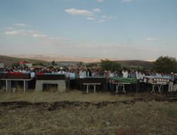 Eşini Ve Çocuklarını Öldürdükten Sonra İntihar Eden Polis Toprağa Verildi