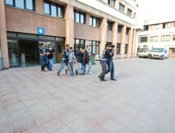 Uyuşturucu Buluşması Cami Avlusunda