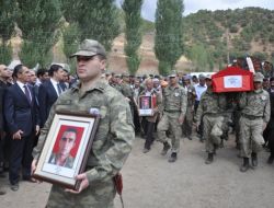 Şırnak Şehidini Kürtçe Ağıtlarla Uğurladı