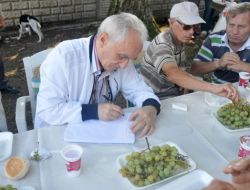 Yaşar Yakış Doğduğu Köyde..