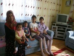 Alkollü Sürücünün Çarptığı Evlerinde Eşi Ve Kızını Kaybeden Anne, 6 Çocuğuyla Sıcak Yuvasına Kavuştu