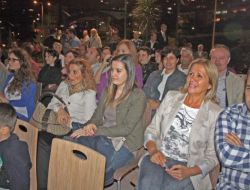 Doktorlar Ve Sağlık Çalışanlarının Oluşturduğu Korodan Müzik Ziyafeti Sundu