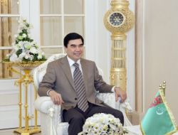 Türkmen Lider Türk İşadamını Kabul Etti