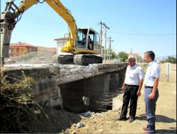 Kınık-poyracık Yolu Bakan Yıldırım'ın Katkılarıyla Yapılıyor