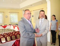 Makü’ye Destek Veren İsimler Plaketle Ödüllendirildi