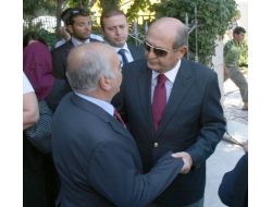 Koramiral Cora, Ağabeyini Özel İzinle Son Yolculuğuna Uğurladı