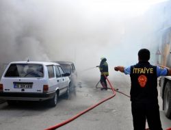 Park Halindeki Otomobil Yandı