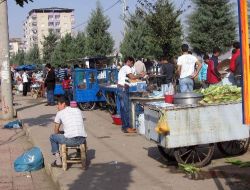 Dtp'nin Mitingi Seyyar Satıcılara Yaradı!
