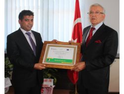 İnegöl Kaymakamı İnci'den Safvet Koleji'ne Dil Ödülü