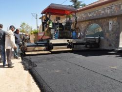 Gölbaşı Belediyesi Mahalle Yollarını Asfaltlıyor