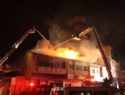 Fabrikadaki Yangın Güçlükle Söndürüldü